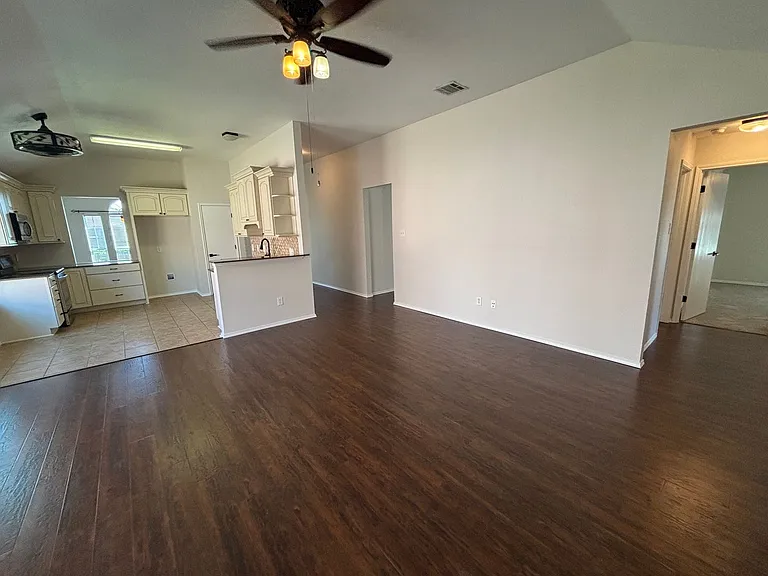 2748 Wakecrest Dr — Photo 9