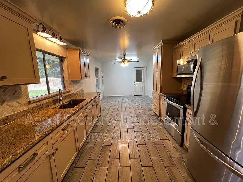 3 bed, 2.0 bath, 1541 sqft, $1,600 — Photo 3