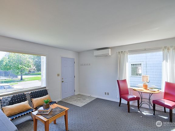 3rd image of 227 Thomas Street NW