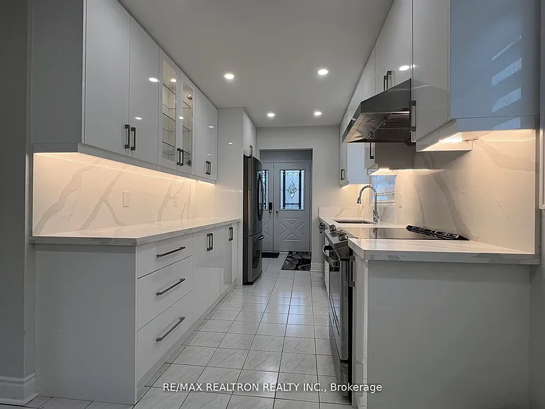 163 Ingleton Blvd #UPPER — Photo 3