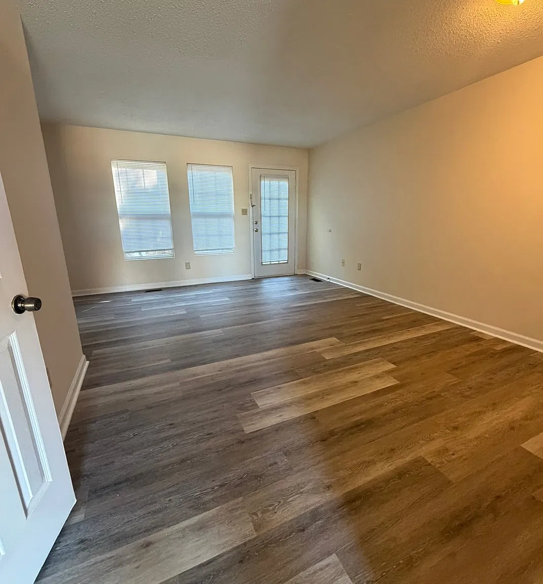 2 bed, 1.5 bath, 1100 sqft, $1,100 — Photo 4