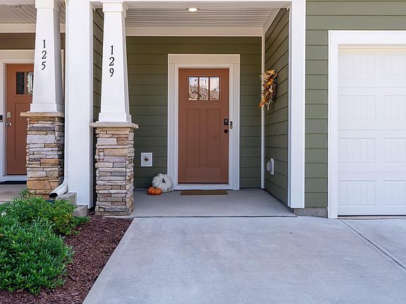 5th image of 129 Shager Pl