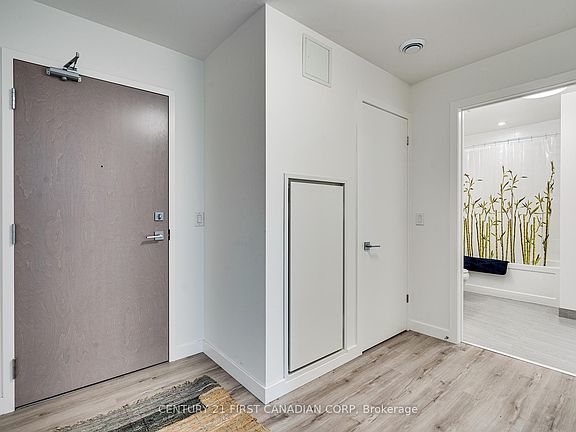 5th image of 455 Charlton Ave E #103