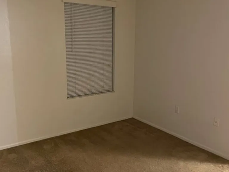 635 Buoy Ln #304 — Photo 3