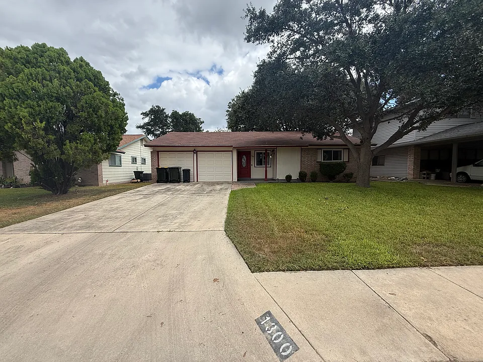 1300 Colony Dr
