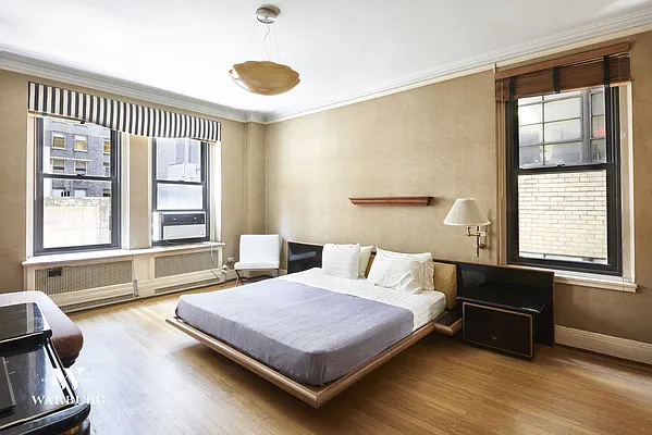 Sold by Warburg | media 5