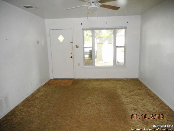 3rd image of 403 Pilgrim Dr
