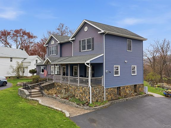 3rd image of 66 Thiells Mount Ivy Road