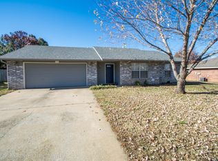 1355 N Plum Tree Dr, Fayetteville, AR 72704