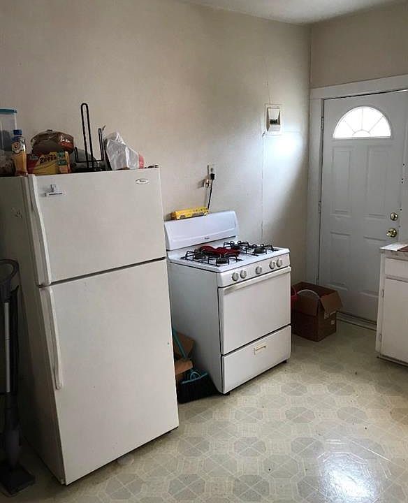 2nd image of 102 S 16th St