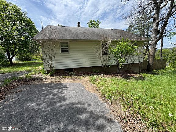 4th image of 85 Ralph Barnes Ln