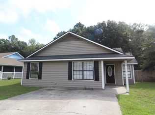 1330 Forest Lake Dr, Hinesville, GA 31313