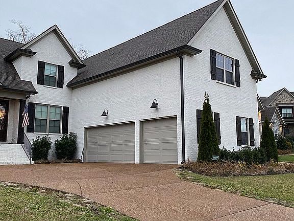 2nd image of 805 Evergreen Dr