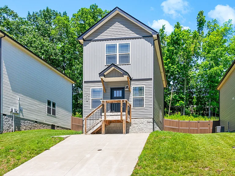 44 Cave Springs Rd — Photo 1