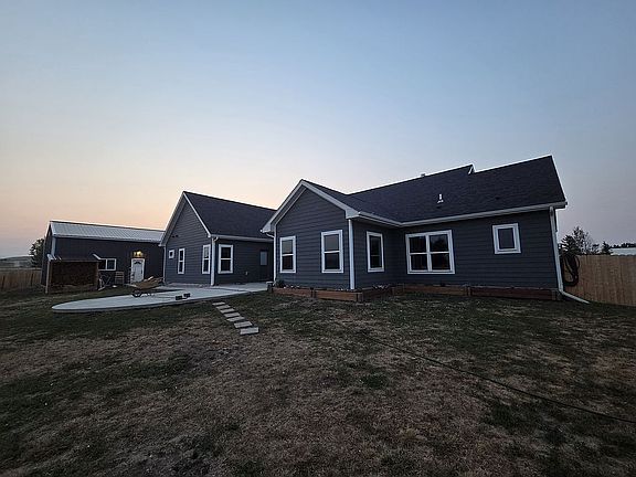 2nd image of 2 Bond Ln