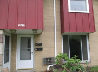 1300 E 276th St #1B, Euclid, OH 44132