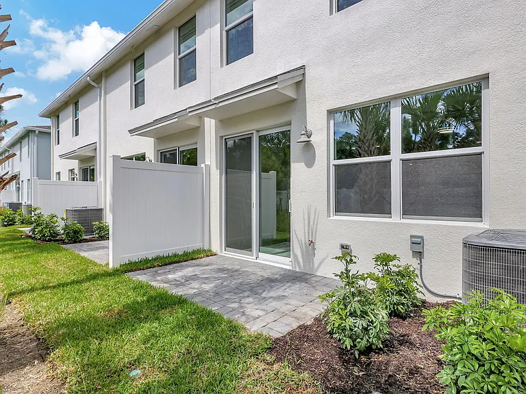 5694 SE Edgewater Cir — Photo 14