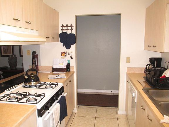 5th image of 711 N Wild Olive Ave