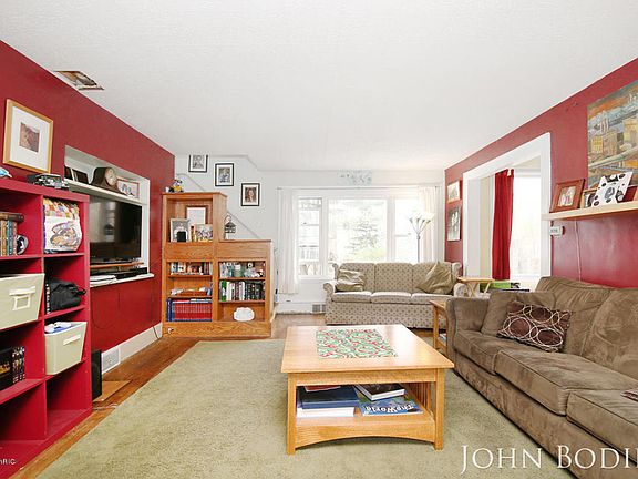 5th image of 650 N Park St NE