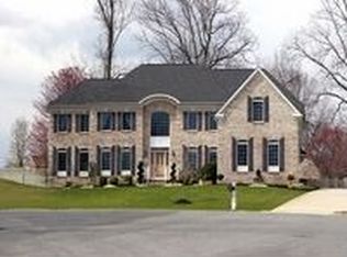 10 Lexington Ct, Monroe Township, NJ 08831