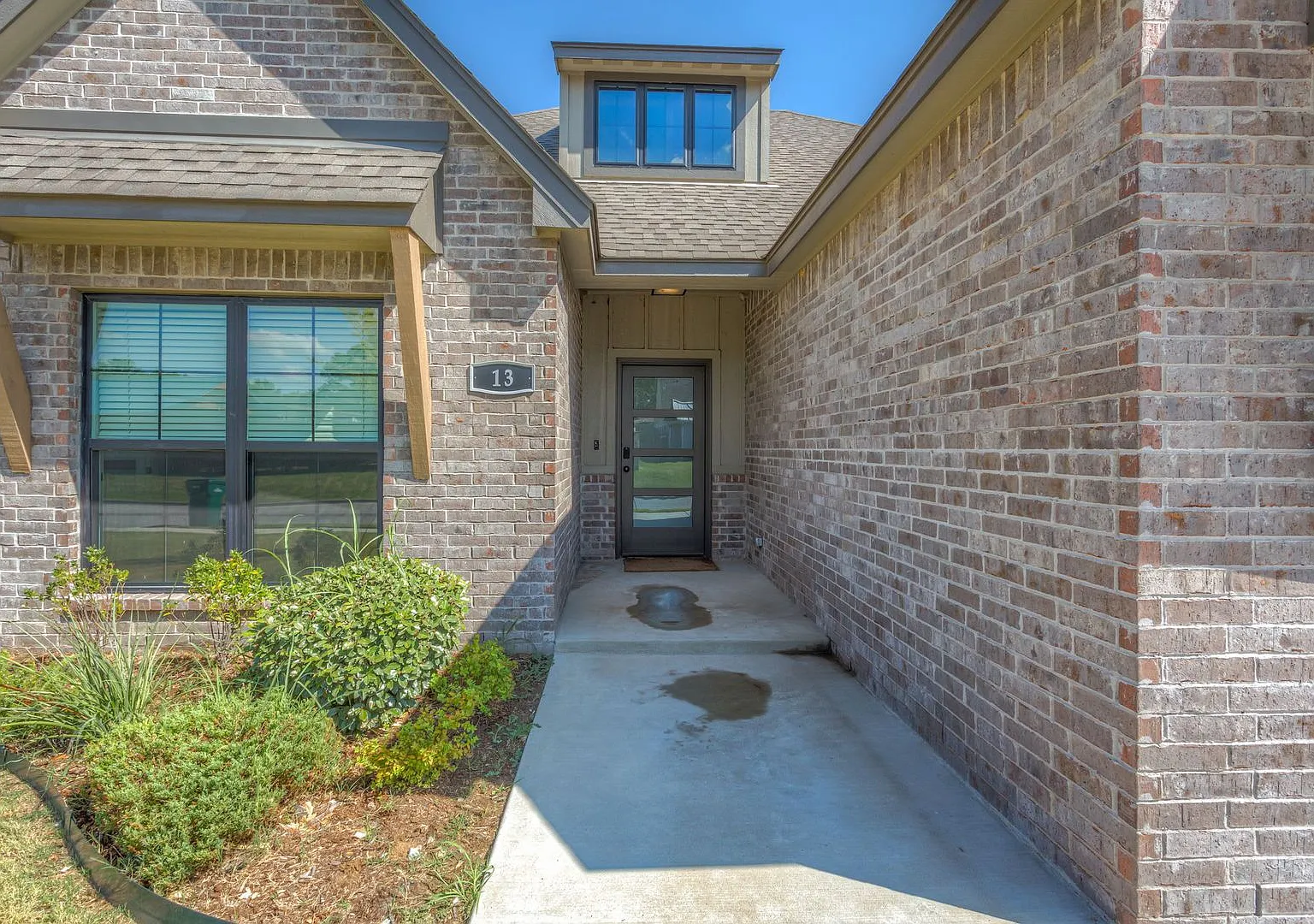 4-Bedroom Home with 3-Car Garage & Fully Fenced Yard! — Photo 3