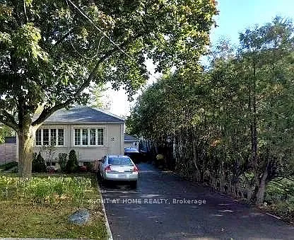 15 Lynnhaven Rd #MAIN FLOOR