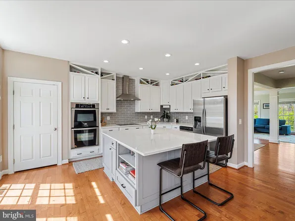 20996 Courtland Village Dr, Leesburg, VA 20175