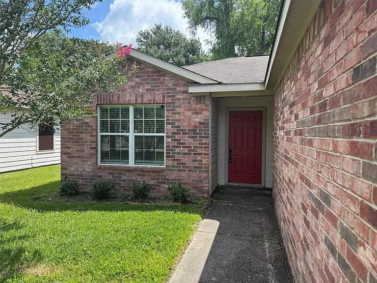 4818 Comal River Loop — Photo 4