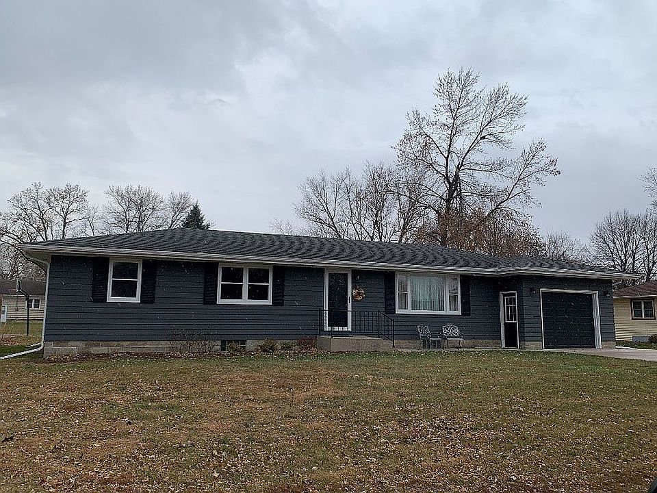 1st image of 3004 4th St