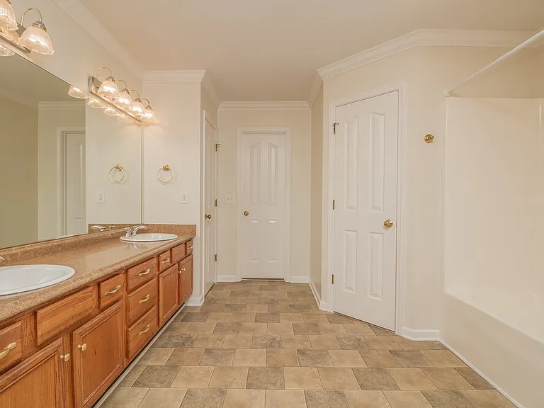 1527 Dodd Trl — Photo 10