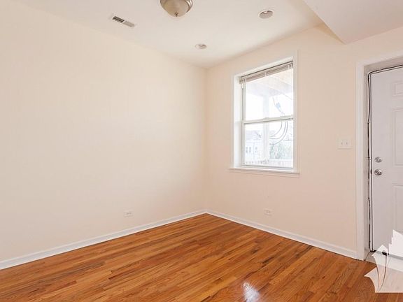 4th image of 4845 N Albany Ave APT 2