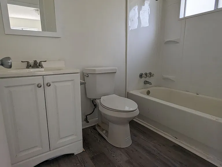 227 Bay St NW — Photo 11