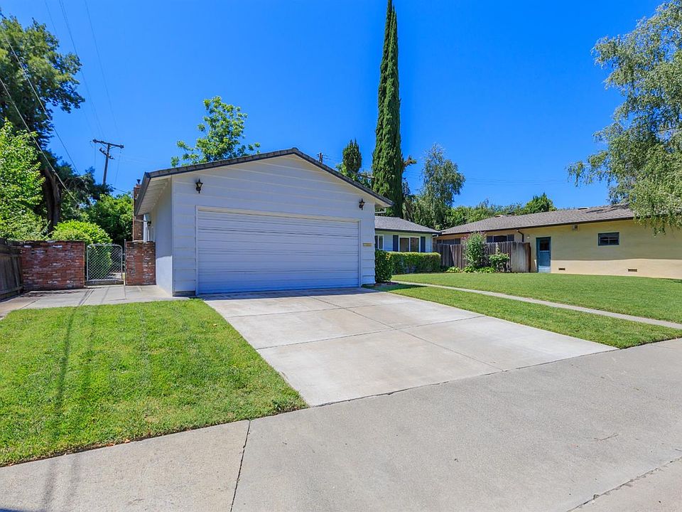 1st image of 220 Maedell Way