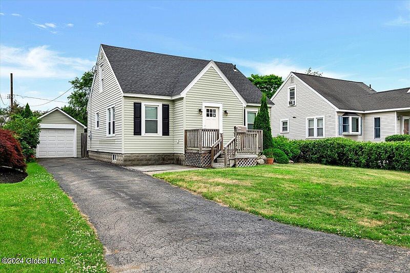 2nd image of 1330 Rosewood Avenue