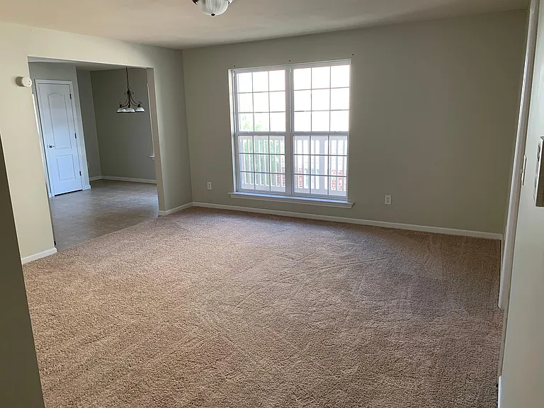 7122 Welsh Dr — Photo 2