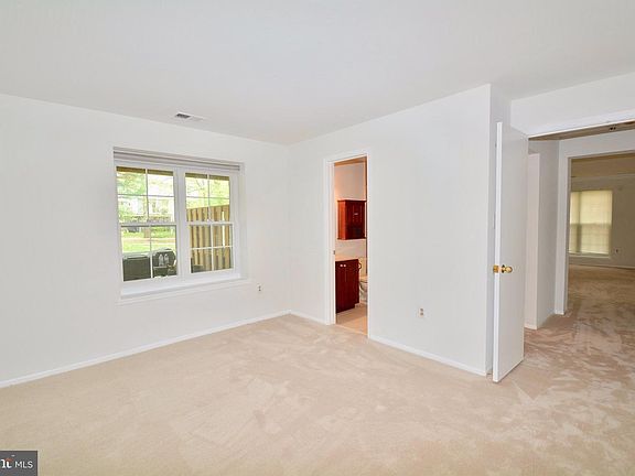 5th image of 2888 Burgundy Pl #9