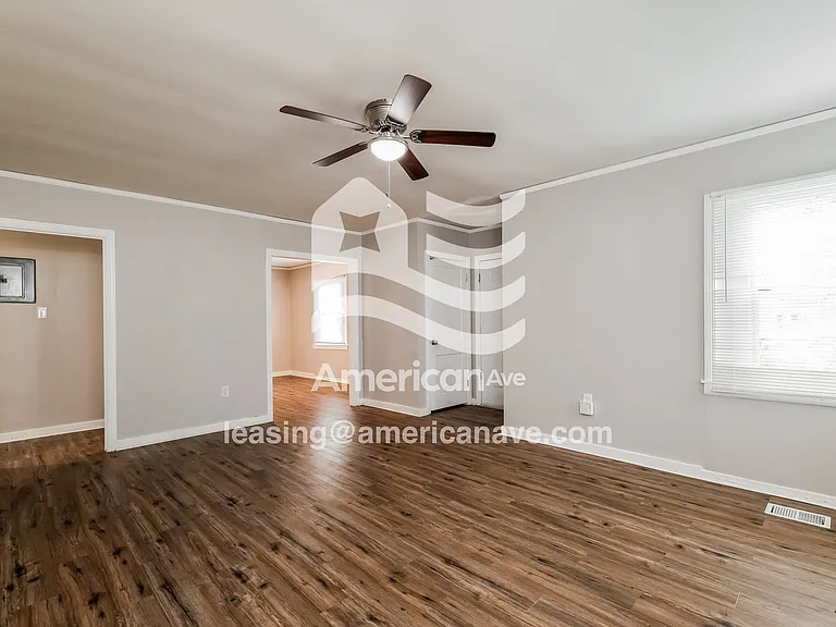 824351_004_living_room_14314097.jpg