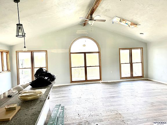 3rd image of 4879 Lake Shore Dr