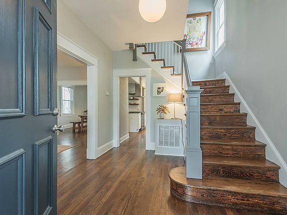 4th image of 3026 Garland Ave