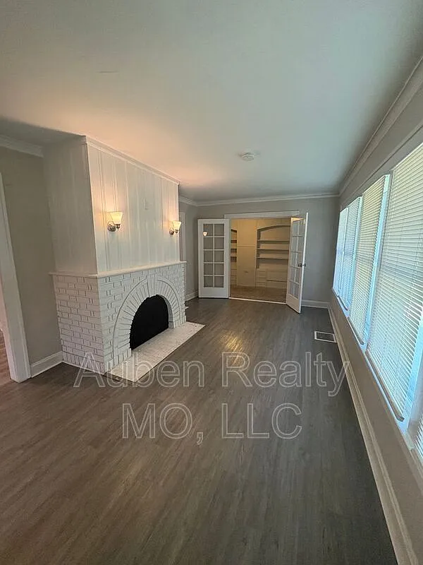 3 bed, 2.0 bath, 1342 sqft, $1,525 — Photo 2