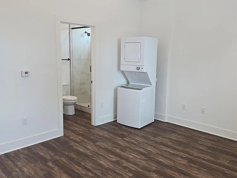 7601 Carver Ave #2 — Photo 11