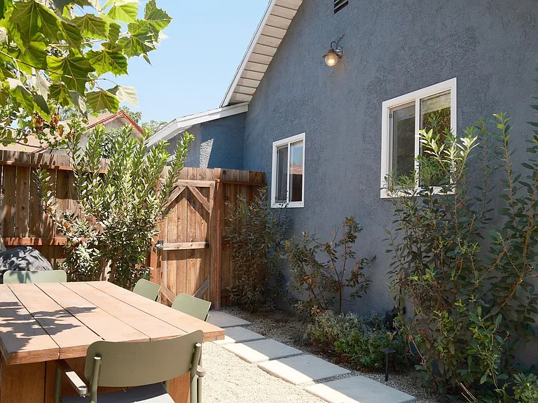 261 S Avenue 52 — Photo 23