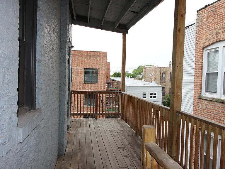 2540-42 W Augusta Blvd #2R — Photo 9