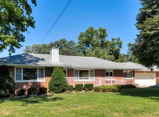 320 Pioneer Rd, Des Moines, IA 50315