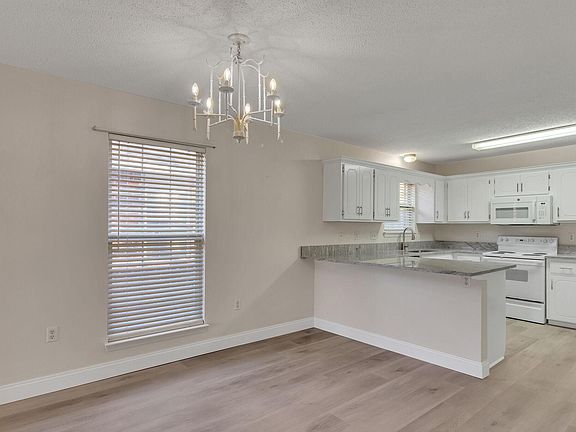 5th image of 4552 Barrington Ln