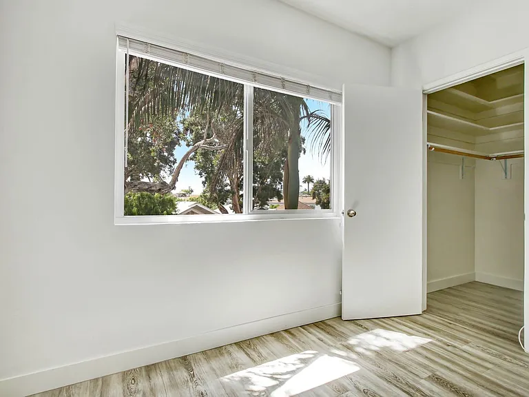 519 Hill St in Santa Monica! Steps to Main St and the beach! — Photo 13