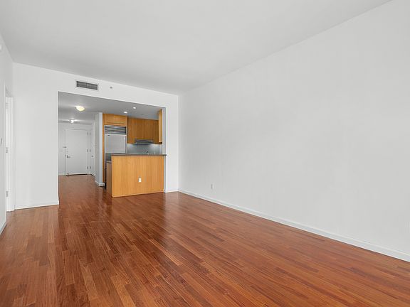 3rd image of 255 Hudson St APT 6G