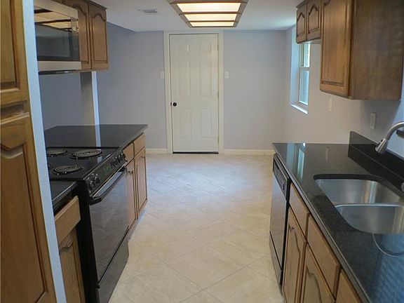 4th image of 802 Beacon Hill Dr