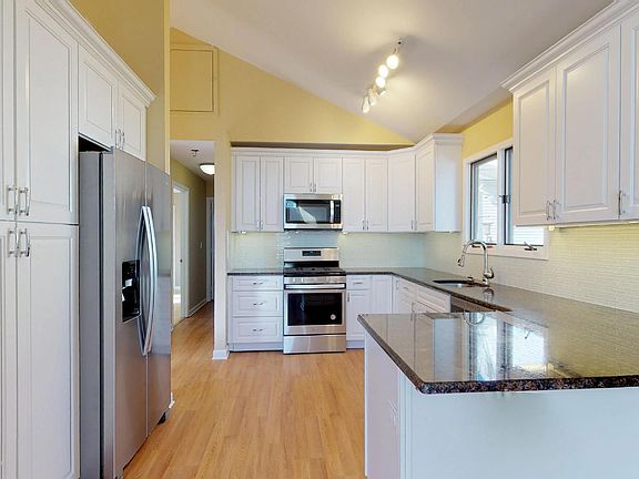 4th image of 311 Hyers St