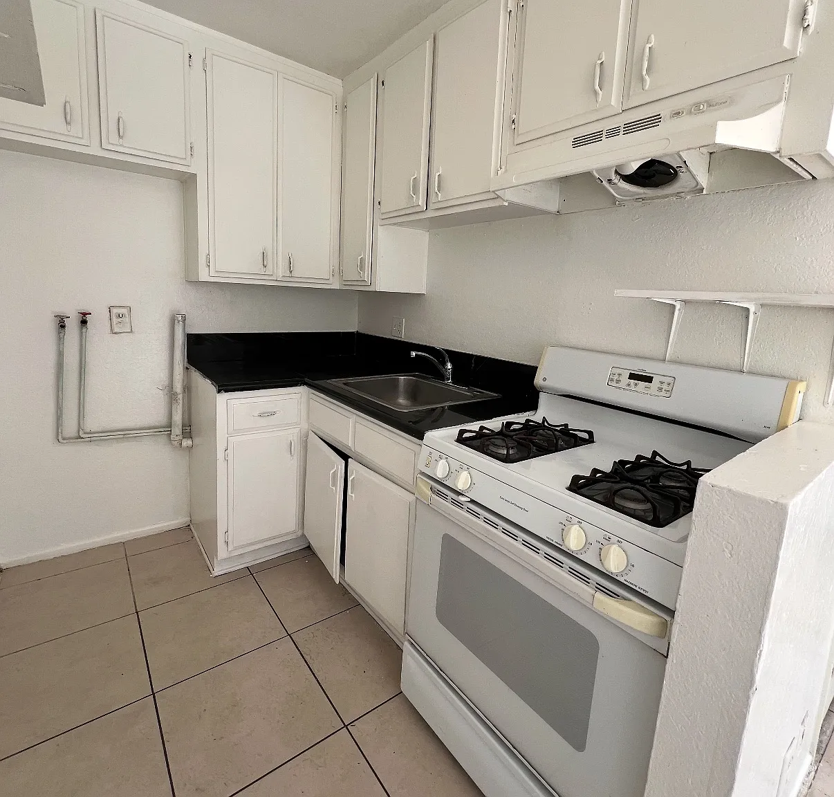 1 bed, 750 sqft, $1,600 — Photo 4